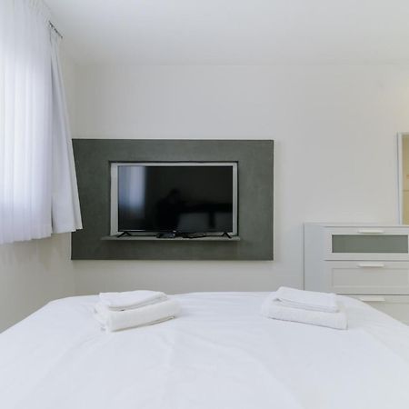 Olala Desert Shades Apartment Neve Zohar Bagian luar foto
