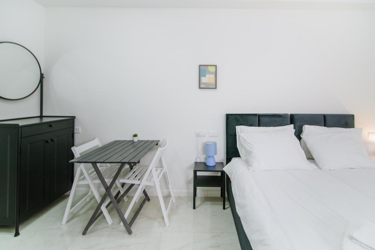 Olala Desert Shades Apartment Neve Zohar Bagian luar foto