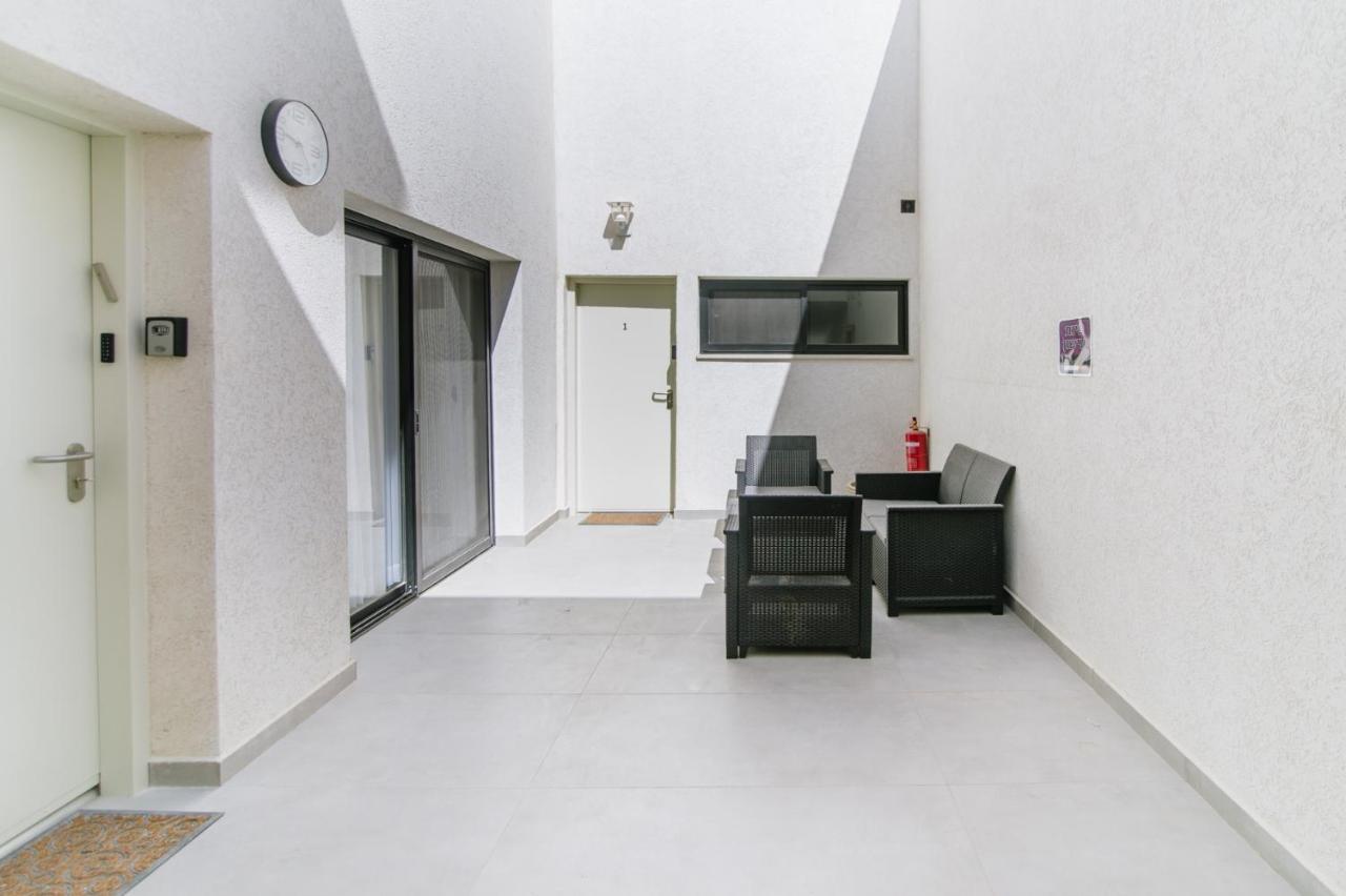 Olala Desert Shades Apartment Neve Zohar Bagian luar foto