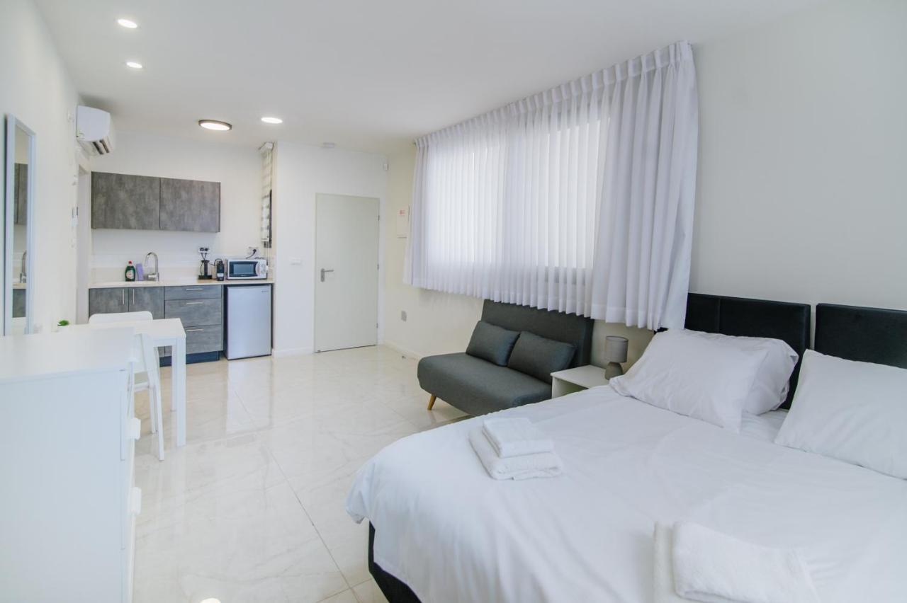 Olala Desert Shades Apartment Neve Zohar Bagian luar foto