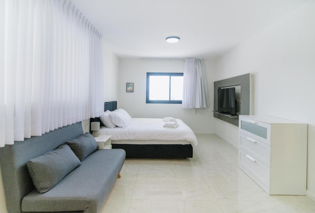 Olala Desert Shades Apartment Neve Zohar Bagian luar foto