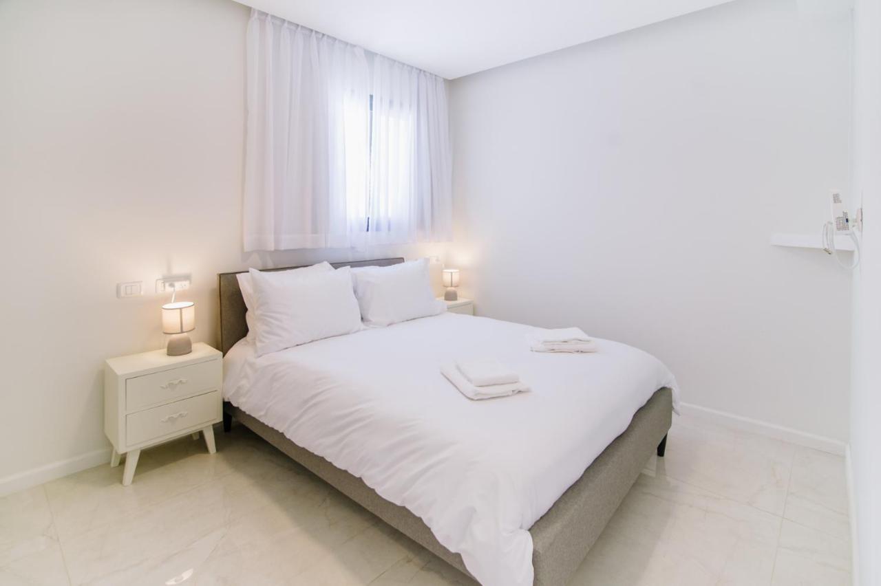 Olala Desert Shades Apartment Neve Zohar Bagian luar foto