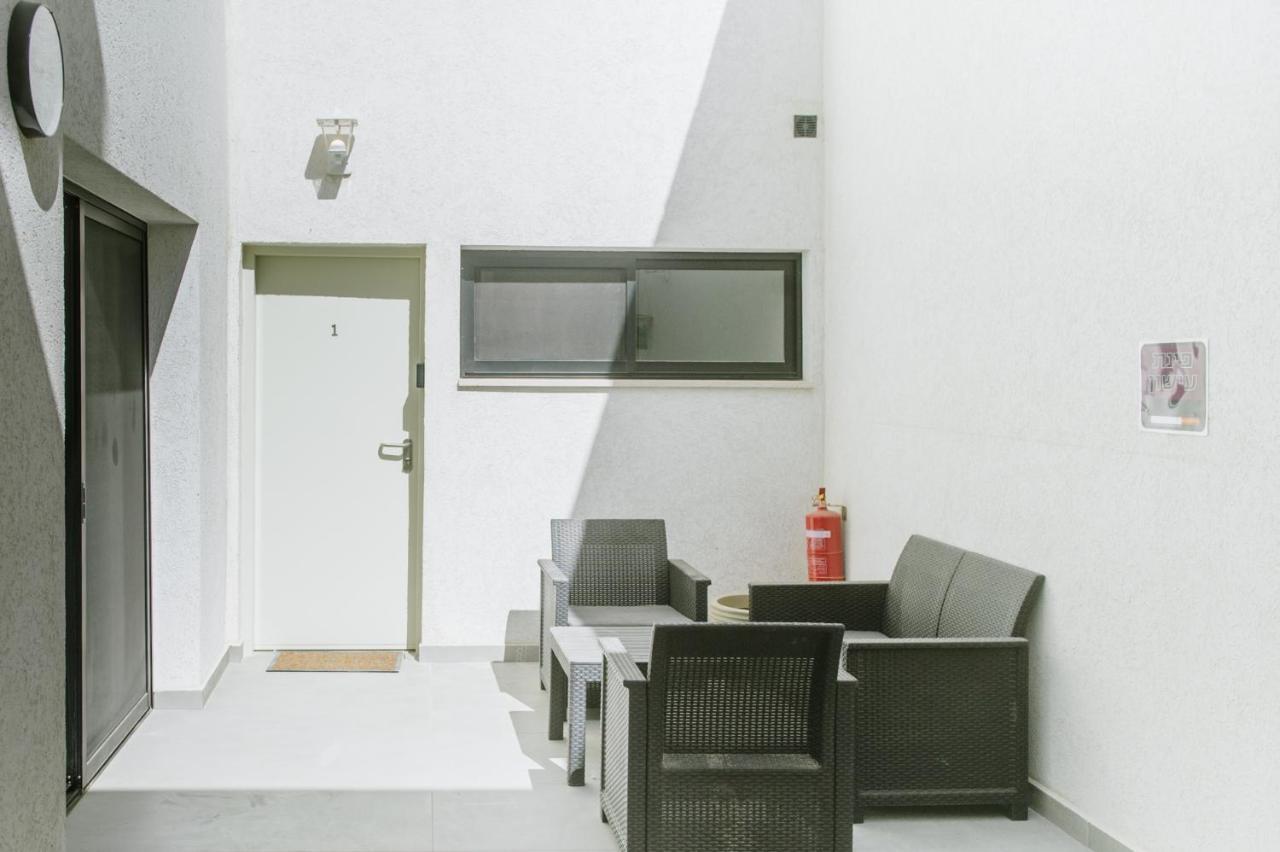 Olala Desert Shades Apartment Neve Zohar Bagian luar foto
