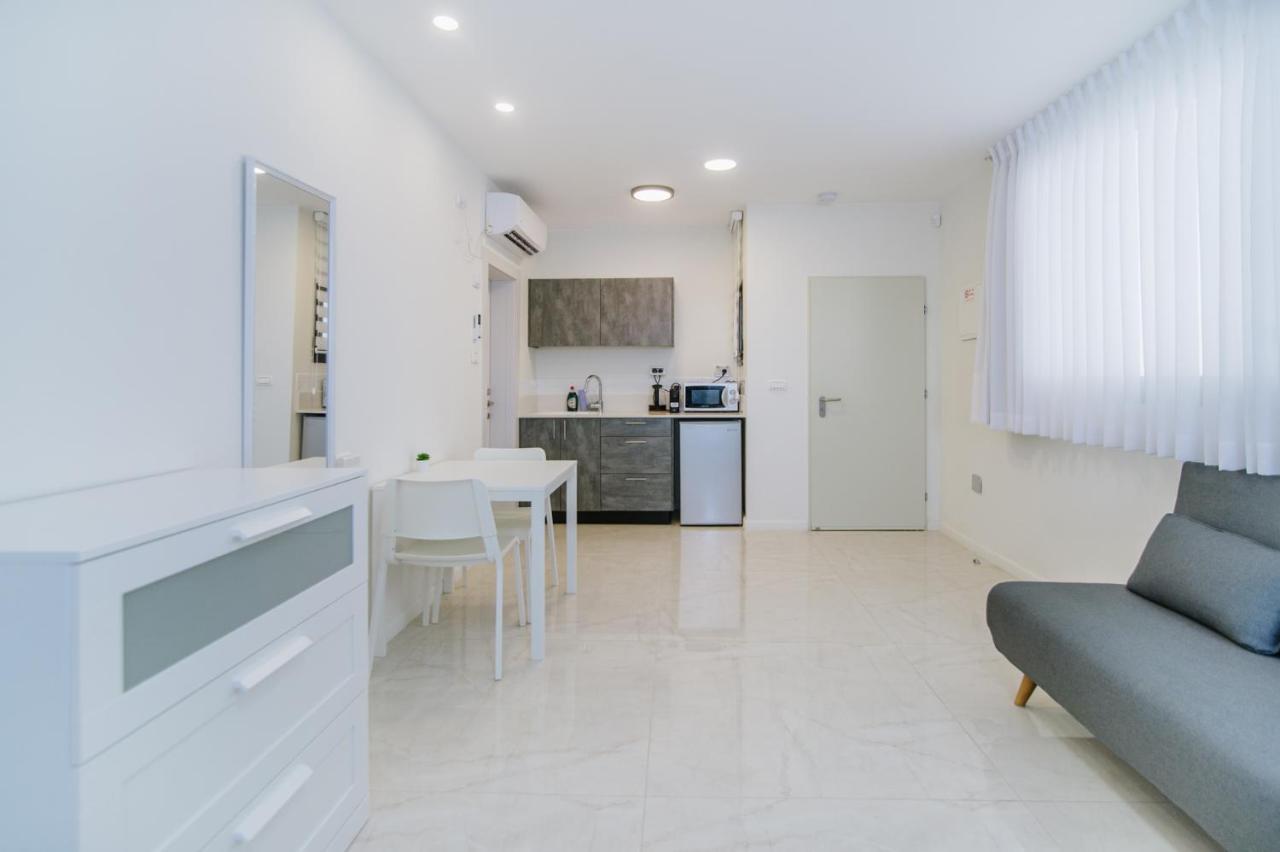 Olala Desert Shades Apartment Neve Zohar Bagian luar foto