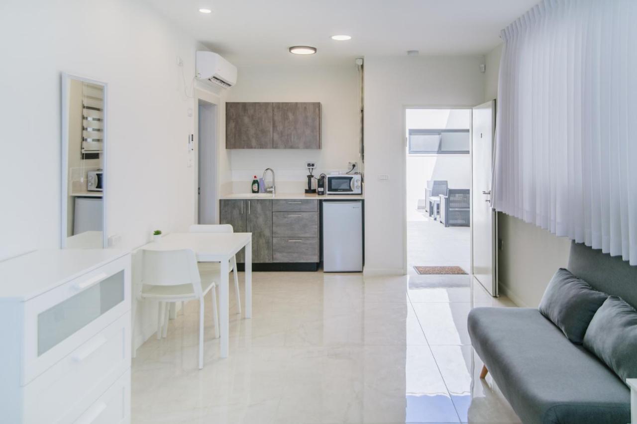 Olala Desert Shades Apartment Neve Zohar Bagian luar foto