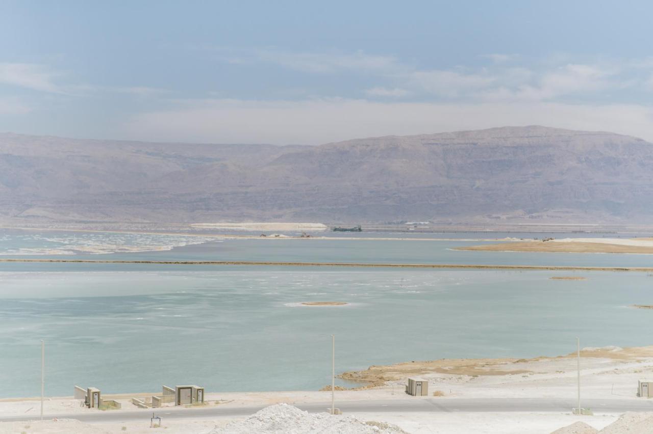 Olala Desert Shades Apartment Neve Zohar Bagian luar foto