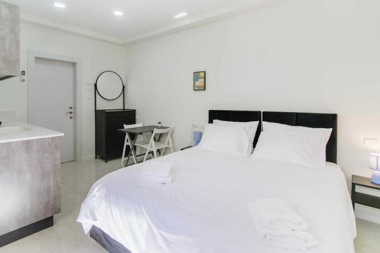 Olala Desert Shades Apartment Neve Zohar Bagian luar foto