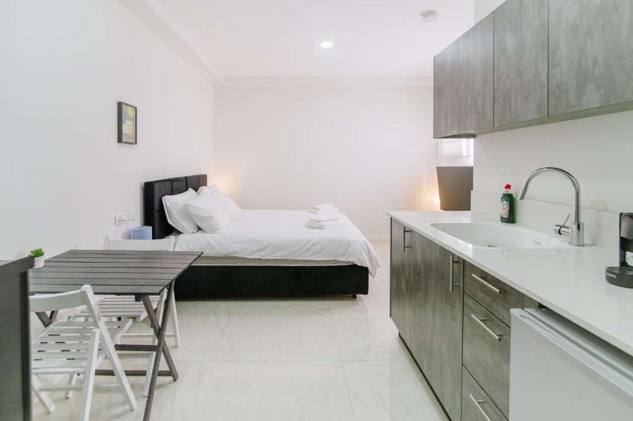 Olala Desert Shades Apartment Neve Zohar Bagian luar foto