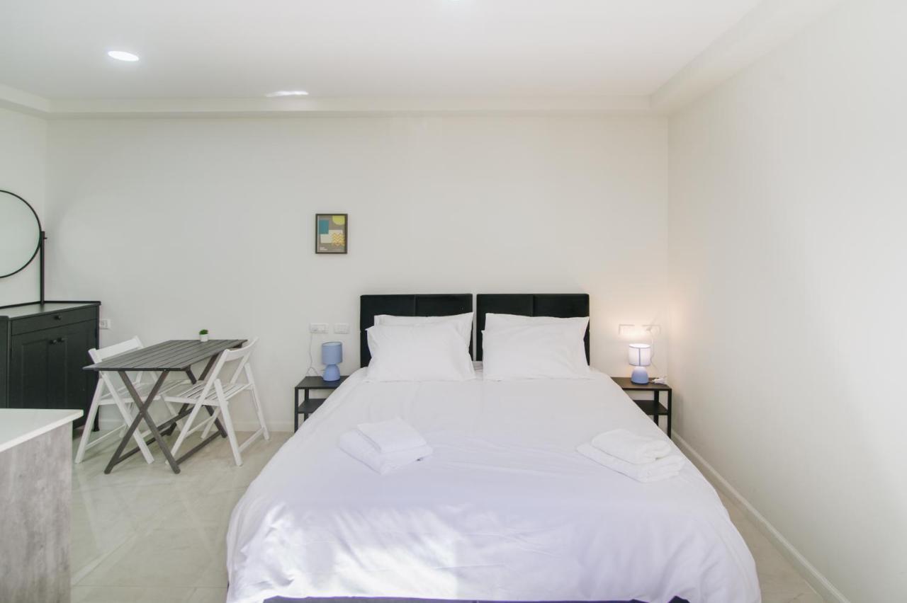 Olala Desert Shades Apartment Neve Zohar Bagian luar foto