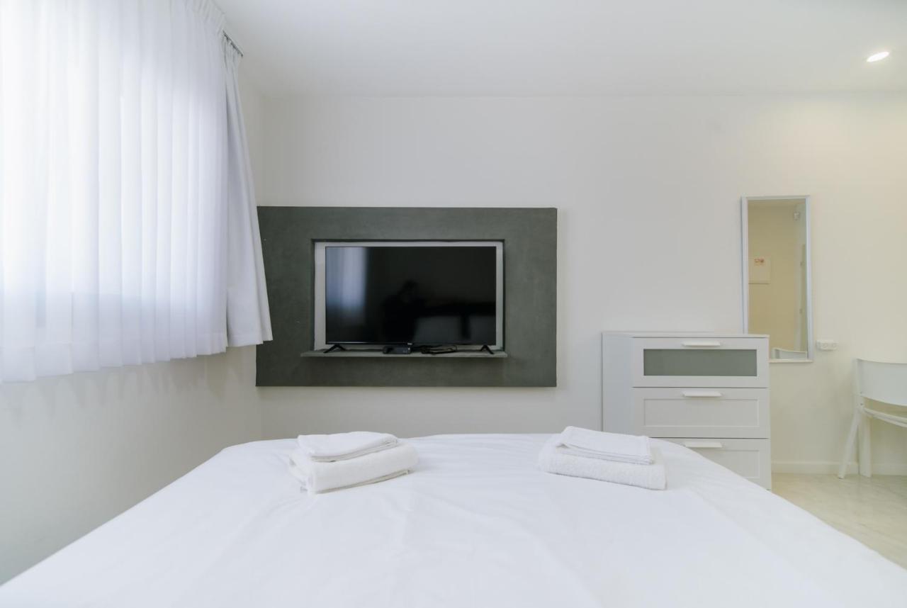 Olala Desert Shades Apartment Neve Zohar Bagian luar foto