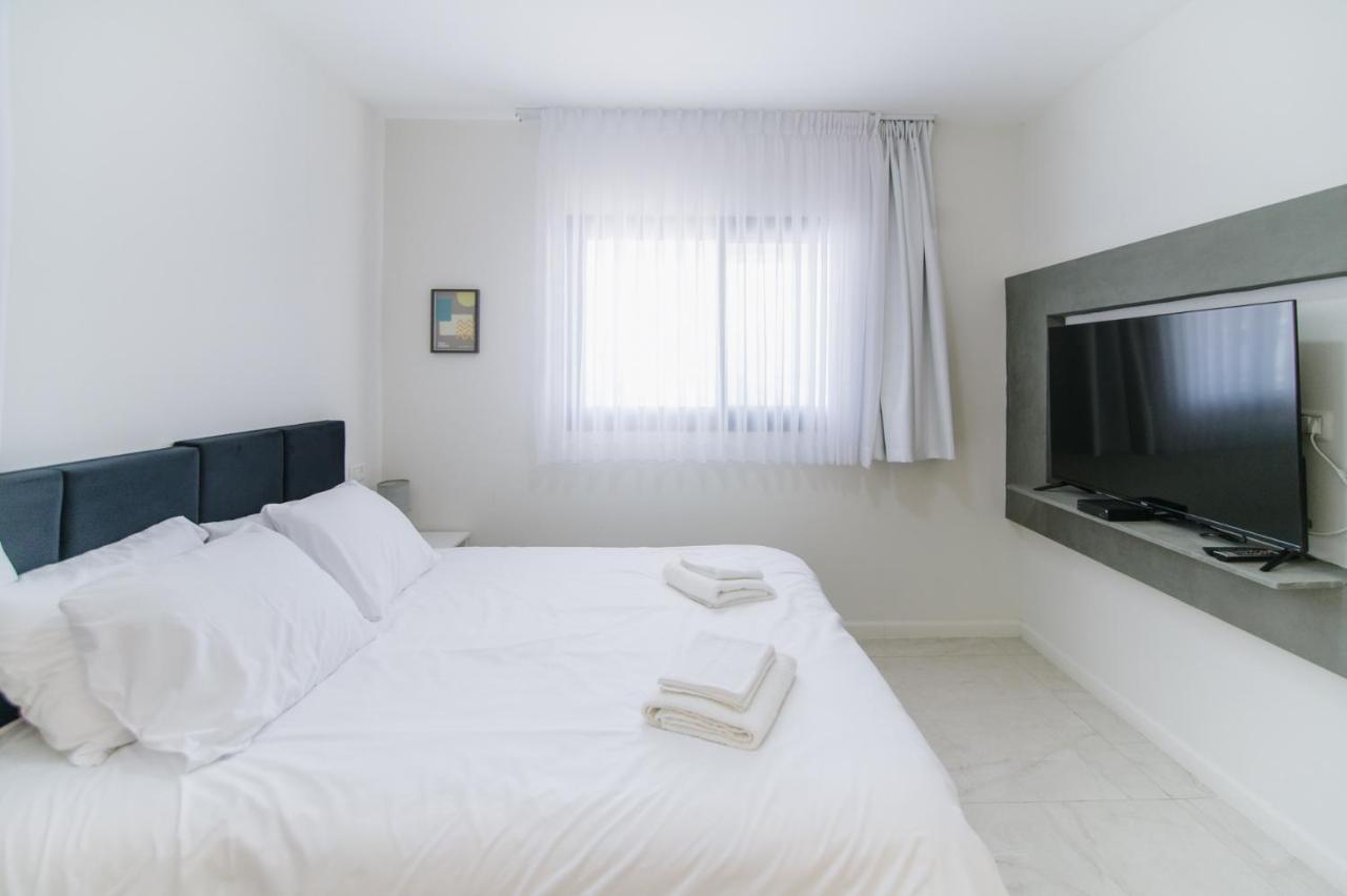 Olala Desert Shades Apartment Neve Zohar Bagian luar foto
