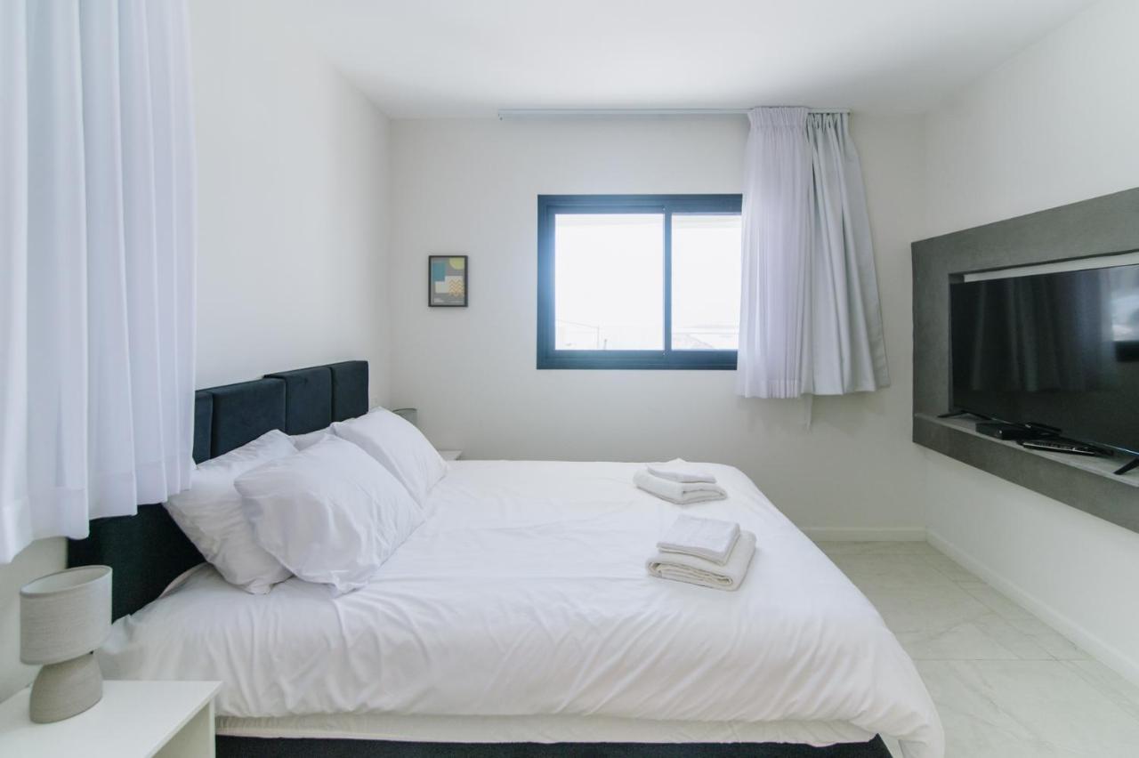 Olala Desert Shades Apartment Neve Zohar Bagian luar foto